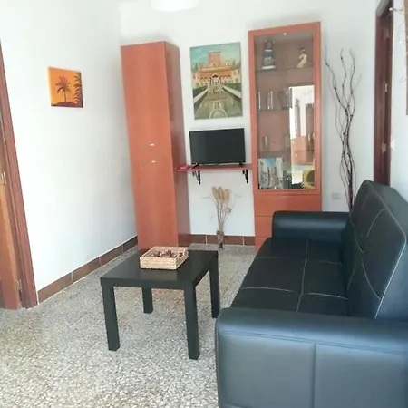 One Bedroom House With Garden And Wifi At Semesterbostad Sevilla